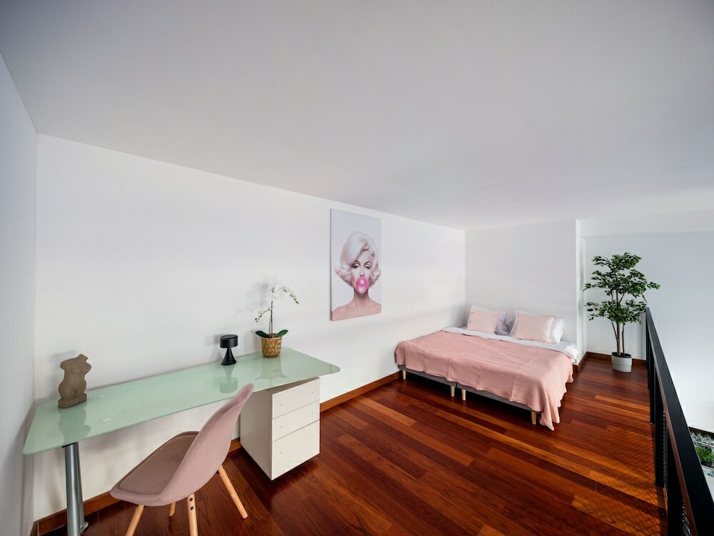 Фото 2-level apartments on Krizikowa st