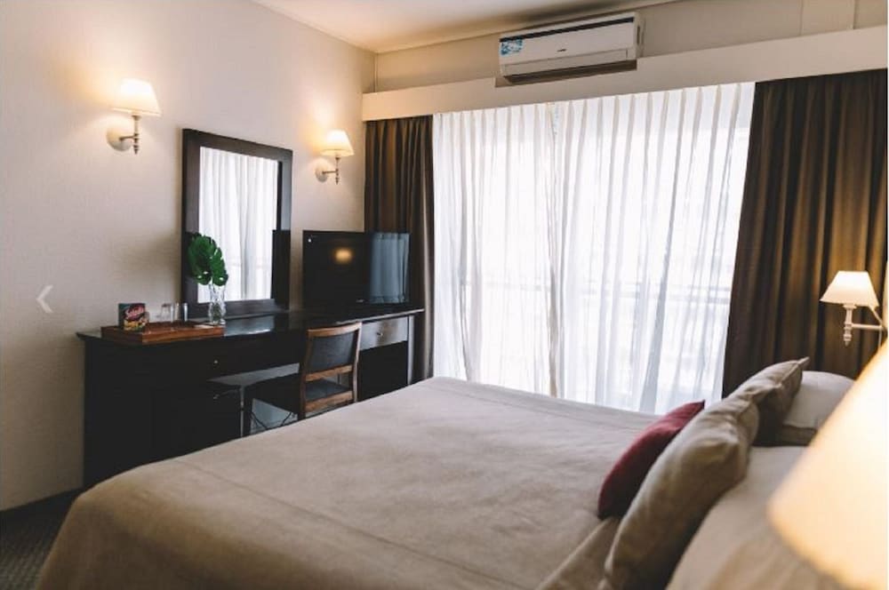 Фото Dos Reyes Hotel