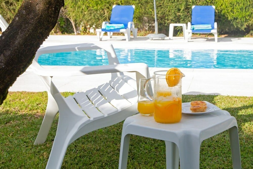 Фото Fig Tree Family House w 4 Bedrooms, Garden & Pool