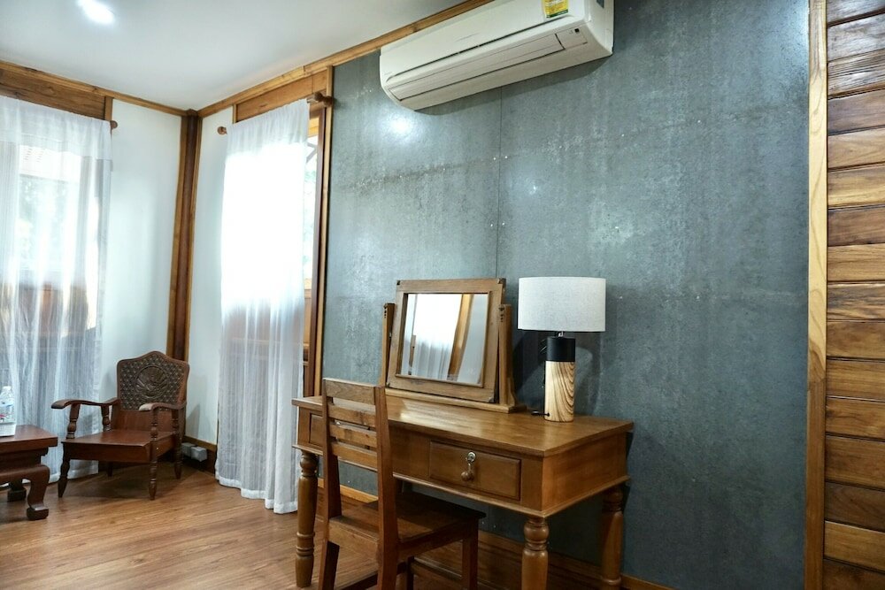 Фото Tha Ma-O Bouteak Homestay