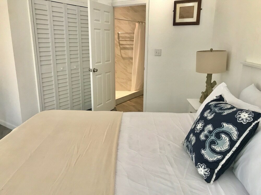 Фото Отель The Sunset Cove And Rainbow Room