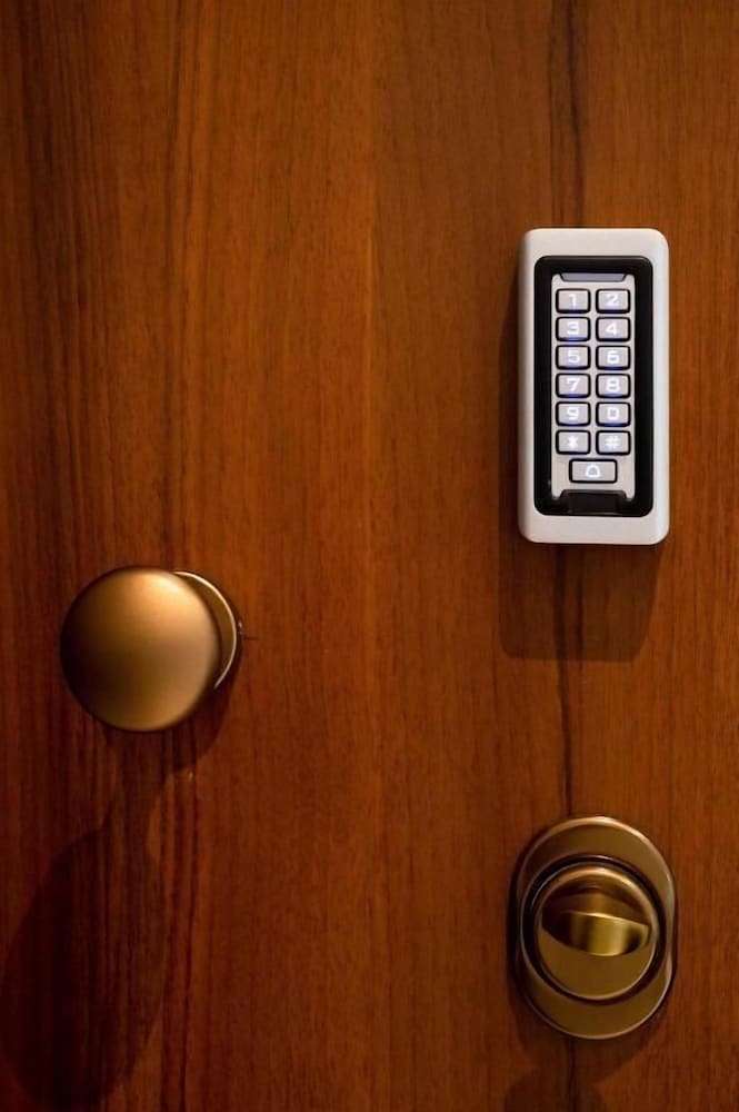 Фото Black Onyx Comfort Suites