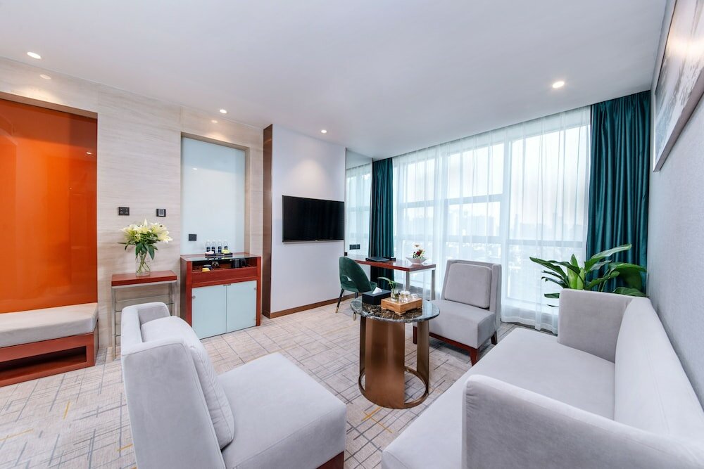 Фото Golden Tulip Wuhan Wangjiawan