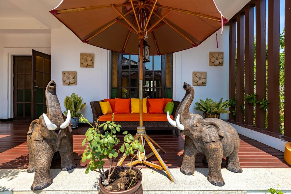 Фото Bali Style Mansion In Great Location Hg