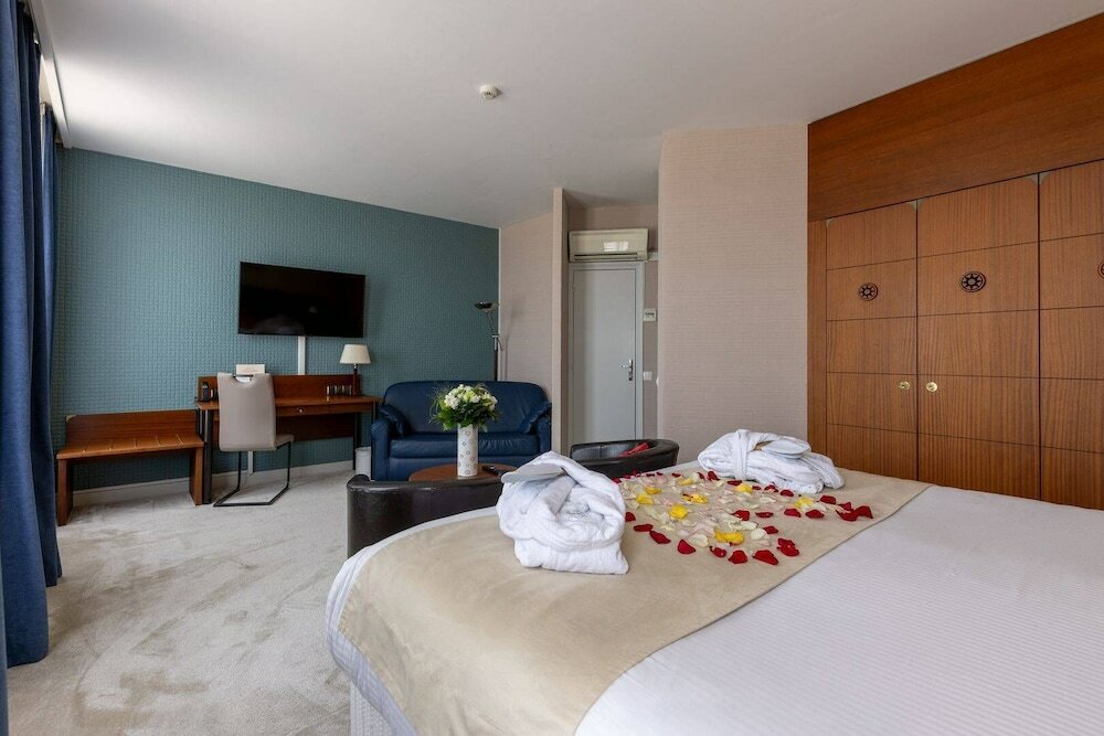 Фото Hôtel Le Yachtman, The Originals Collection