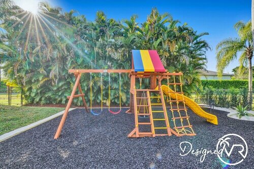 Гостиница Sophia's Compound resort w heated pool в Плантейшене