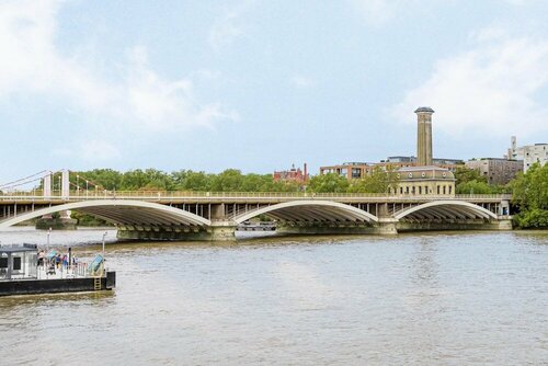 Гостиница Battersea Power Station Flat With River Views в Лондоне
