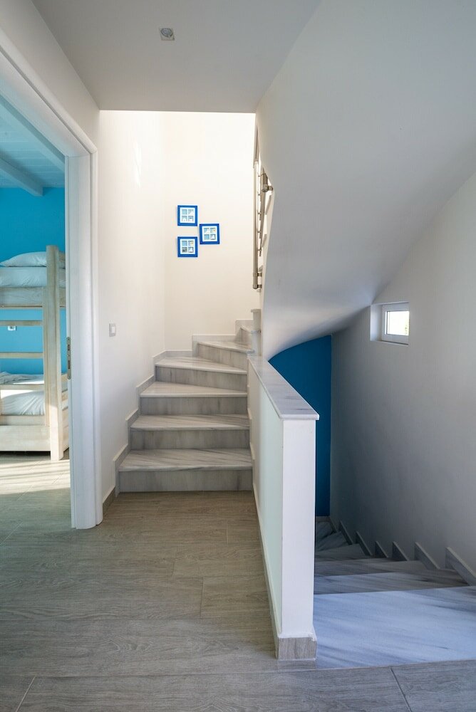 Фото Seabreeze Villa - with Jacuzzi & heated pool