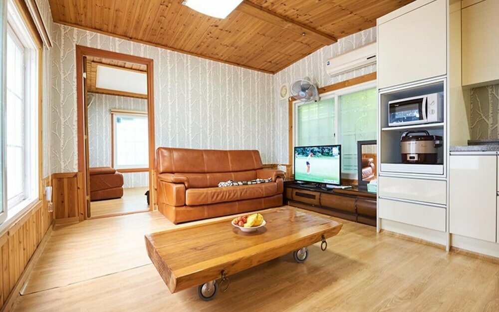 Фото Yeosu Dolsan Healing Pension