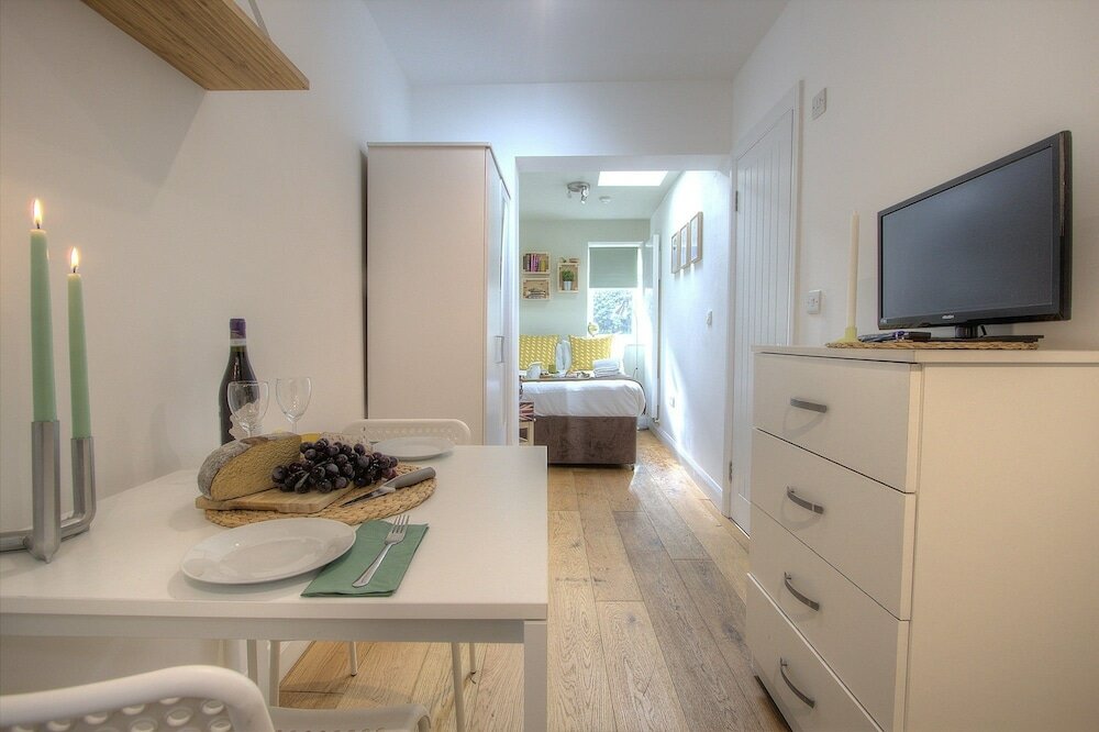 Фото R2 Medium Studio