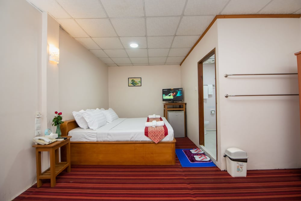 Фото Yangon Urban Hotel