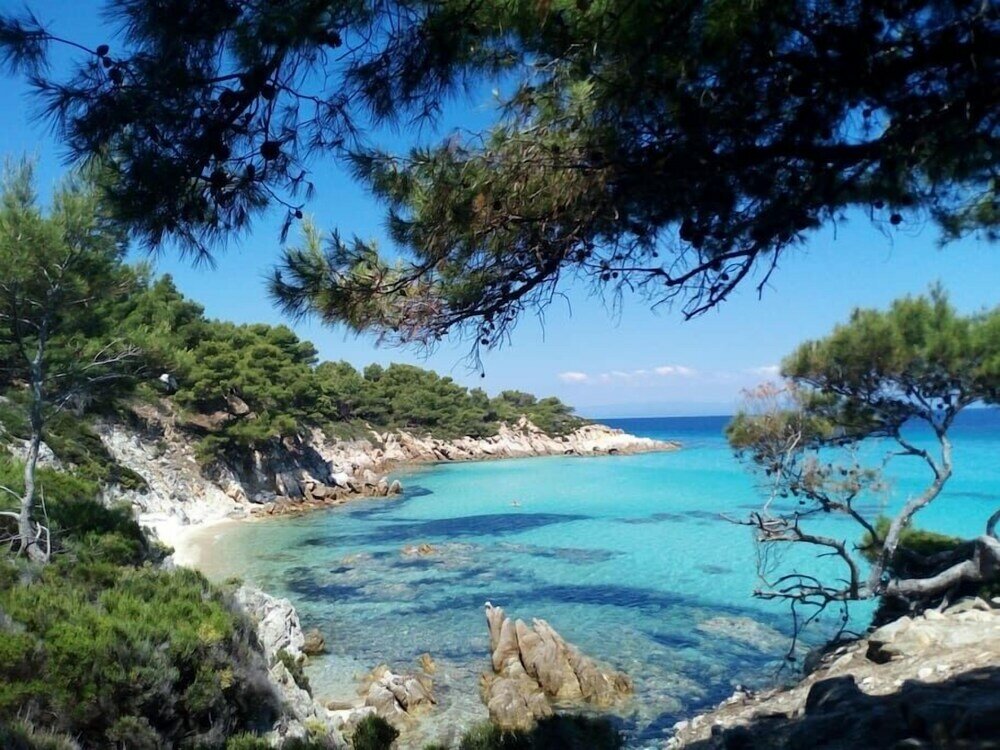 Фото Beachfront house with amazing sea view