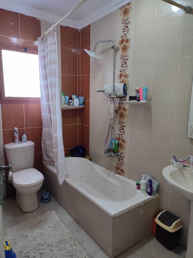 Фото Female only A Room in 3 rooms Citycentre