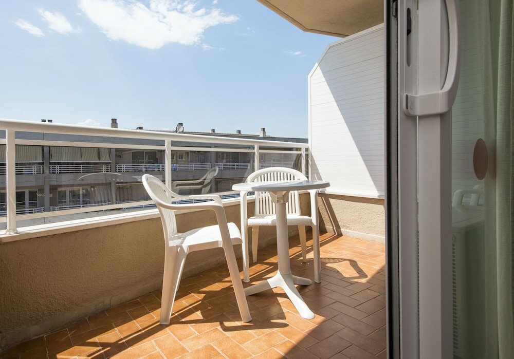 Фото Apartamentos California