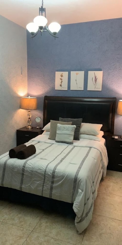 Фото Franks House