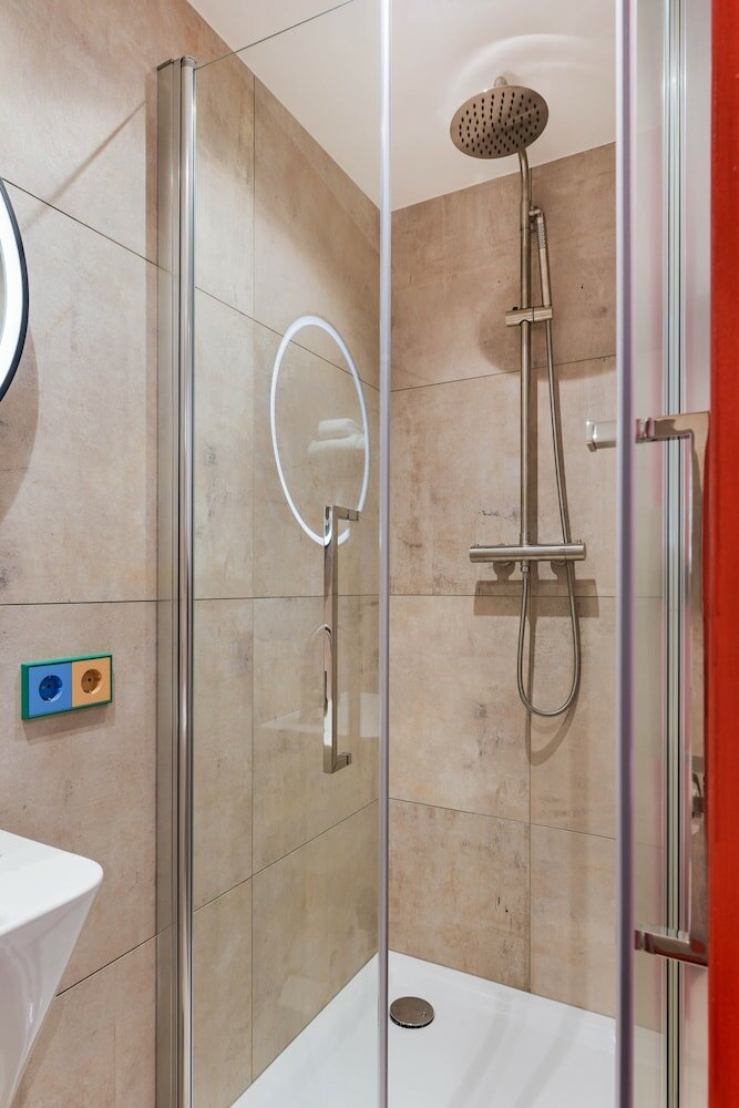 Фото The Monument Hotel