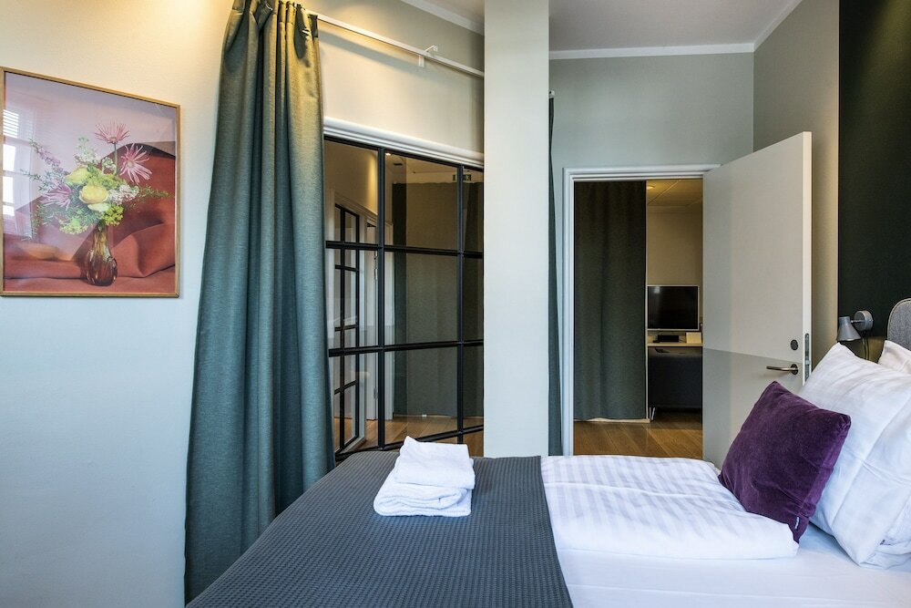 Фото By the Garden 2 - Into This Place