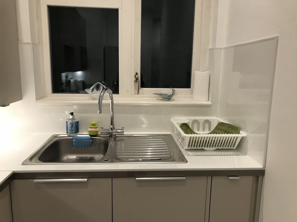 Фото Brondesbury Apartments