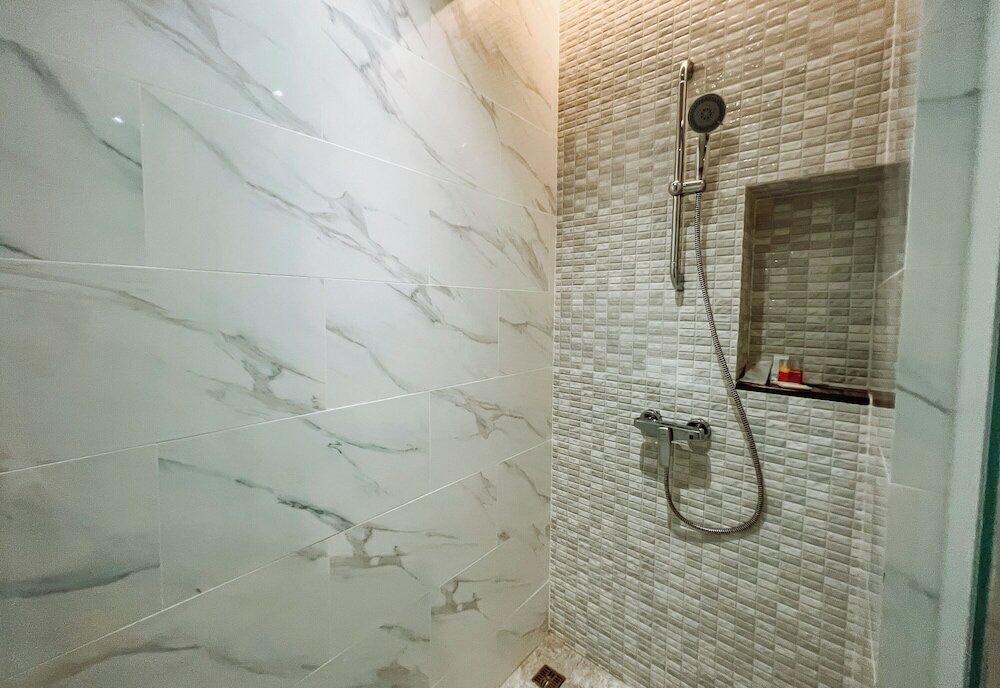 Фото Grand Lord Hotel& Residence