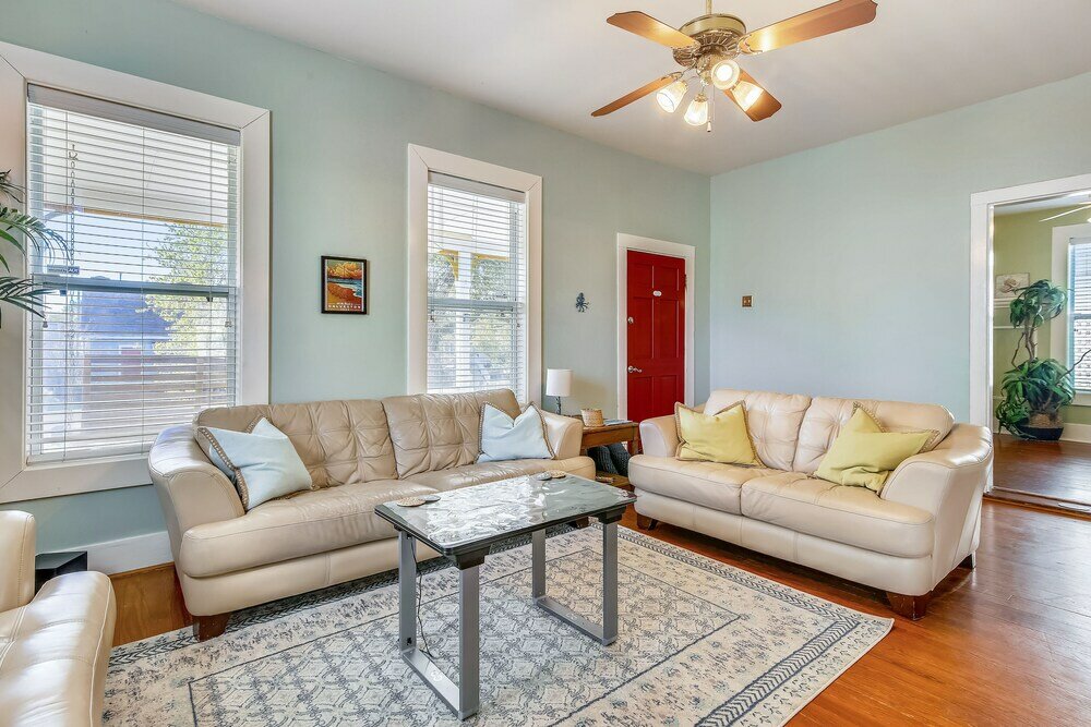 Фото A Bended Oak Bungalow