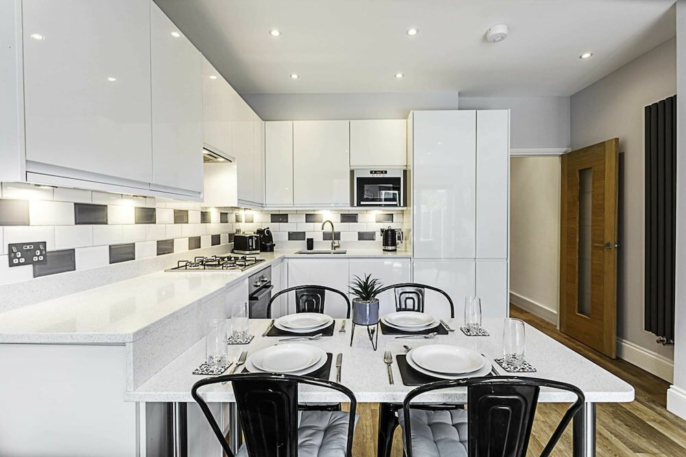 Фото Cozy 2 Bed Apartment in Chiswick