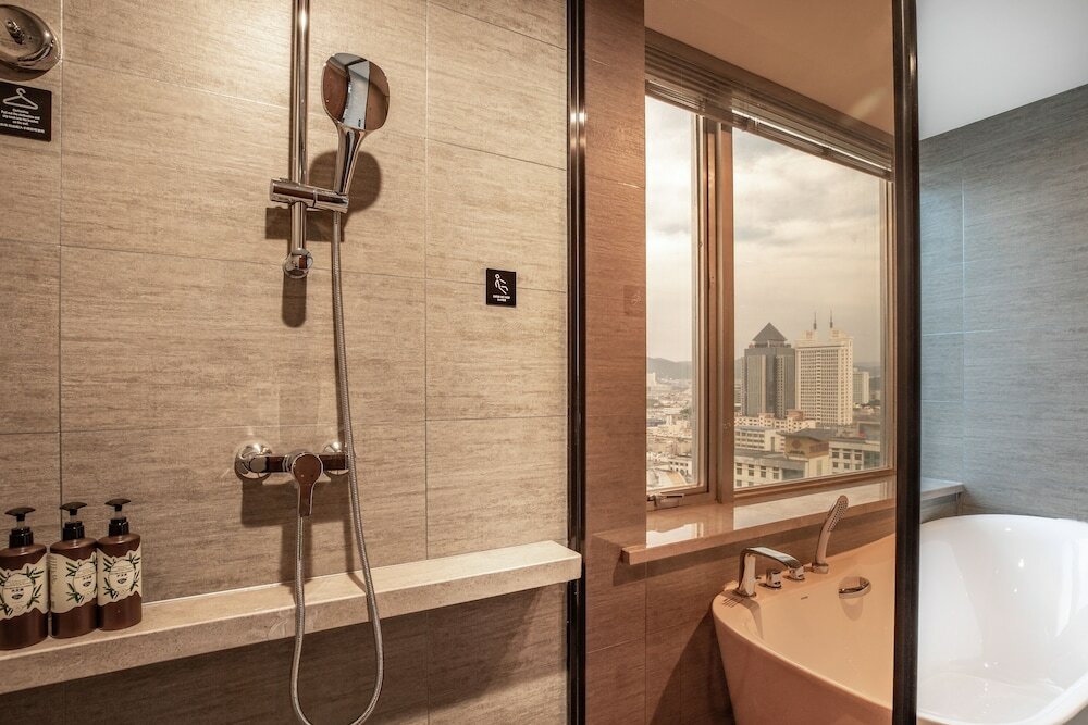 Фото Atour Hotel Daguanyuan Jinan