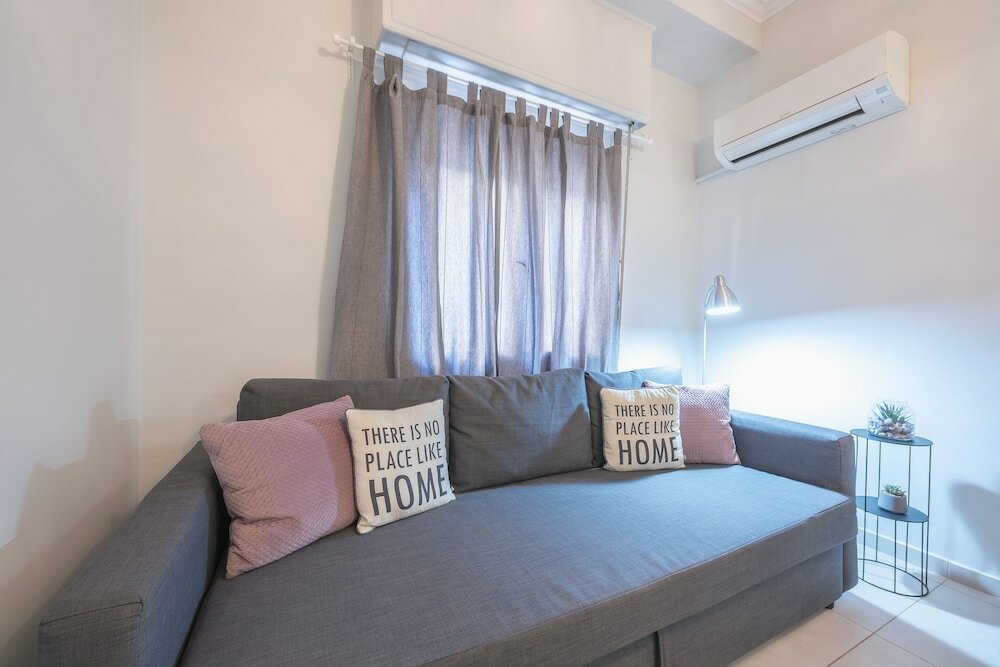 Фото Erythros Boutique Suite by Cloudkeys