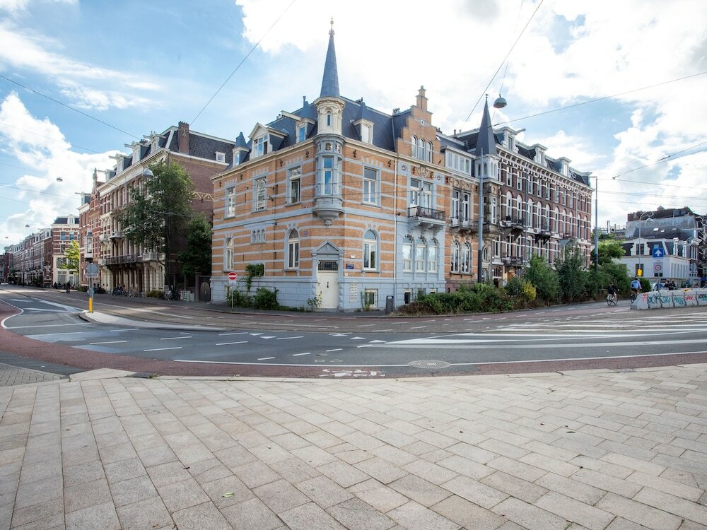 Фото Limehome Amsterdam Hemonystraat