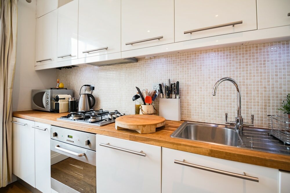 Фото Charming Chelsea Home by the River Thames