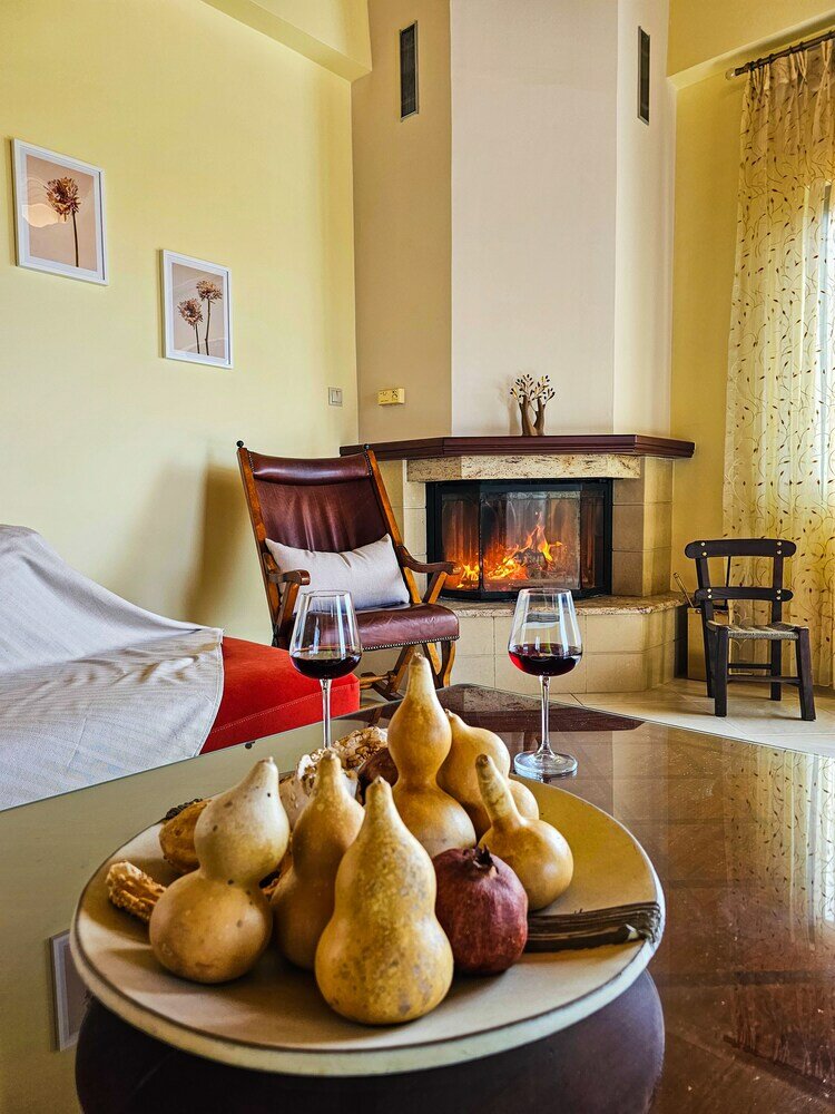 Фото Villa Aitheras - Mountain View & Garden