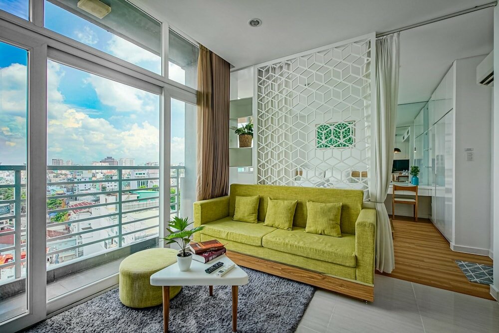 Фото City by night Ben Thanh Apartments