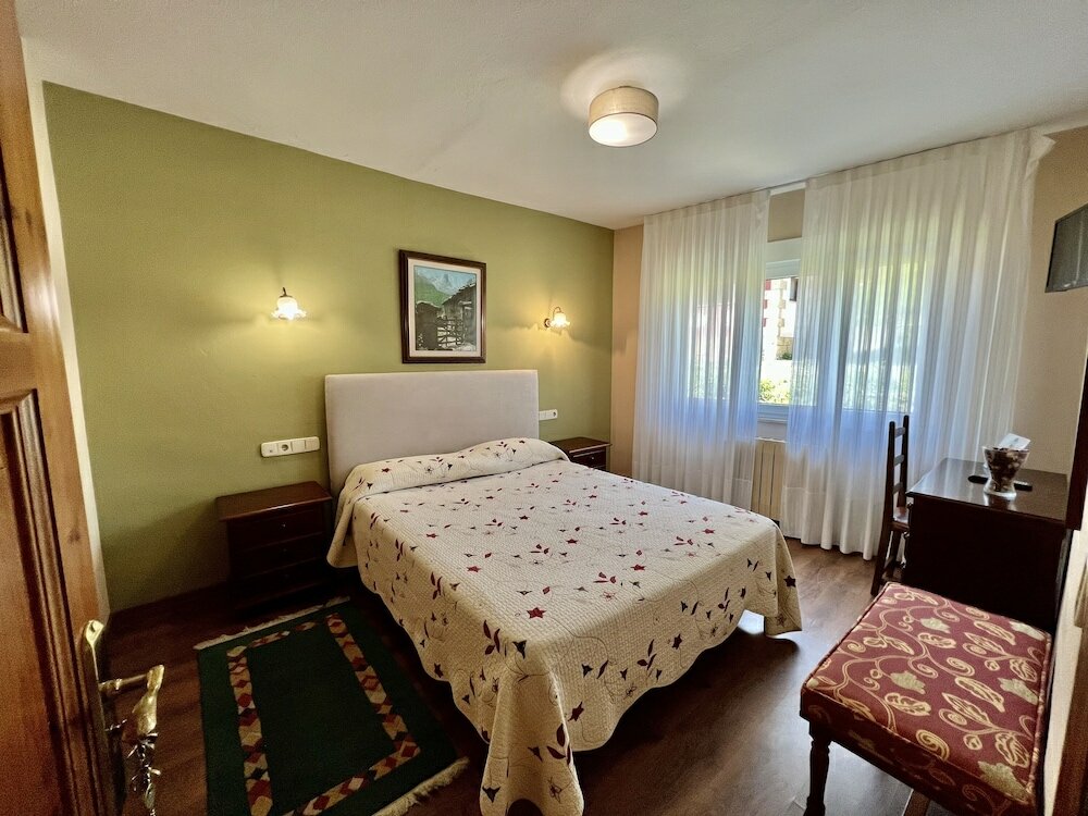 Фото Hotel La Rivera