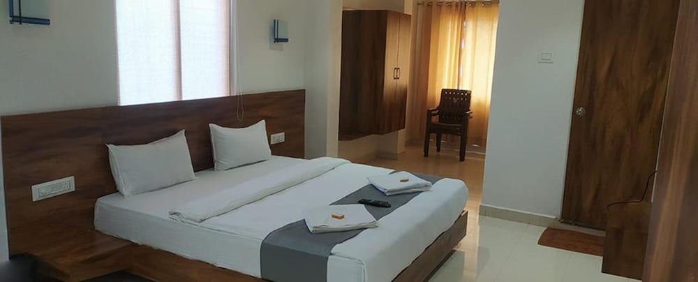 Фото Fabhotel Omkar Pride