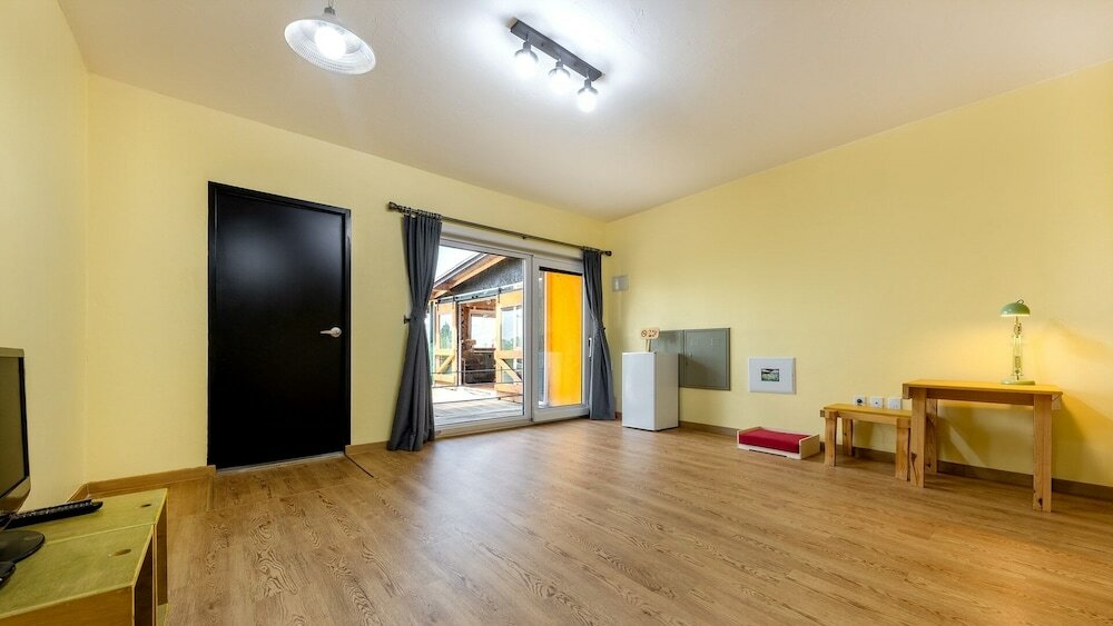 Фото Ganghwado Labyrinthos Companimal Pension