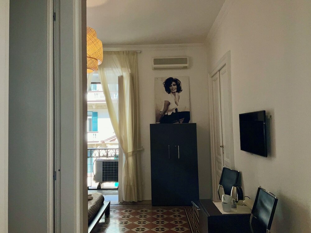 Фото Mammina Home Napoli - Santa Lucia