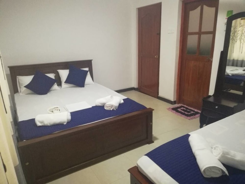 Фото N. L. I. Guest House