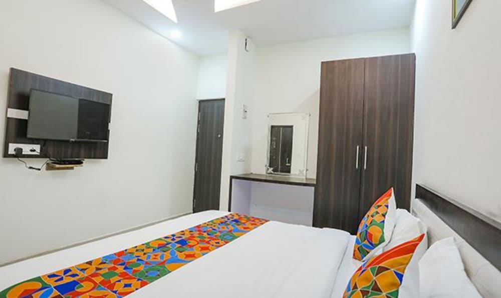 Фото Fabhotel Atharv Palace