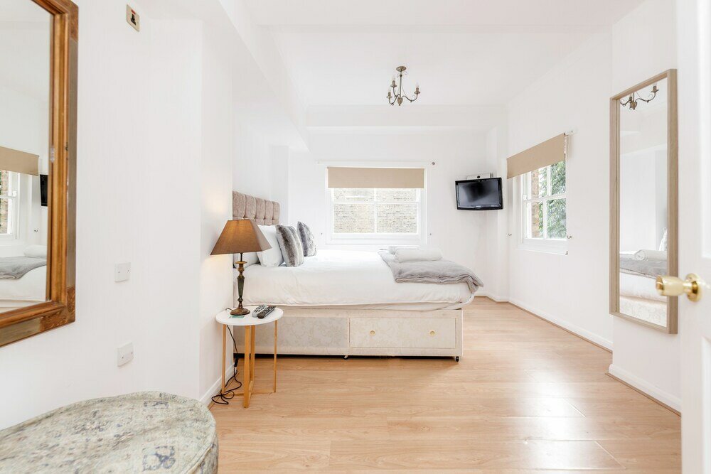 Фото Kings Road Apartments