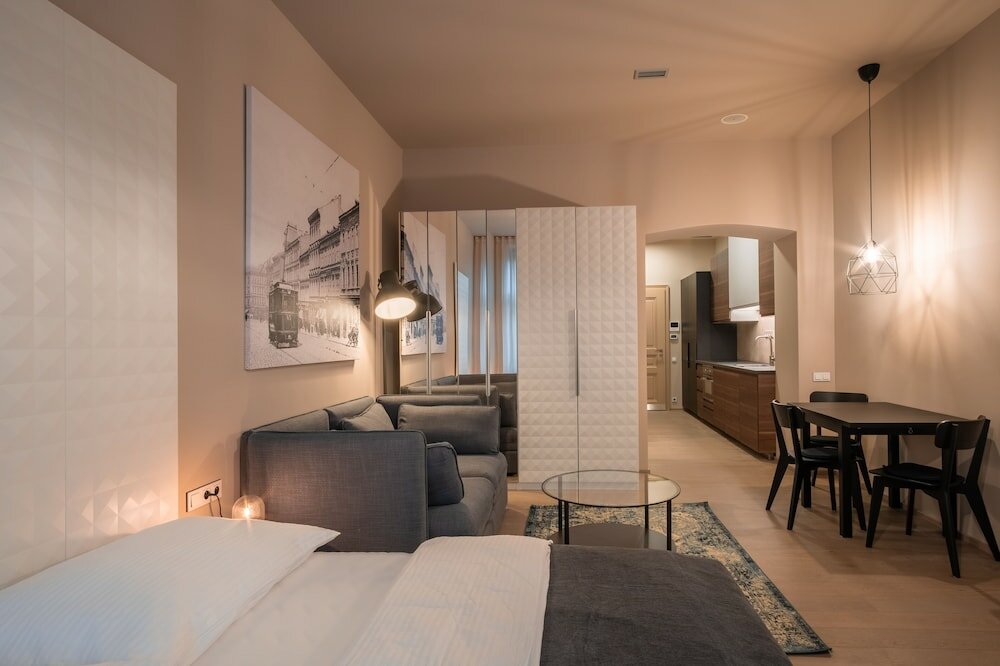 Фото Aparthotel Rimska 14