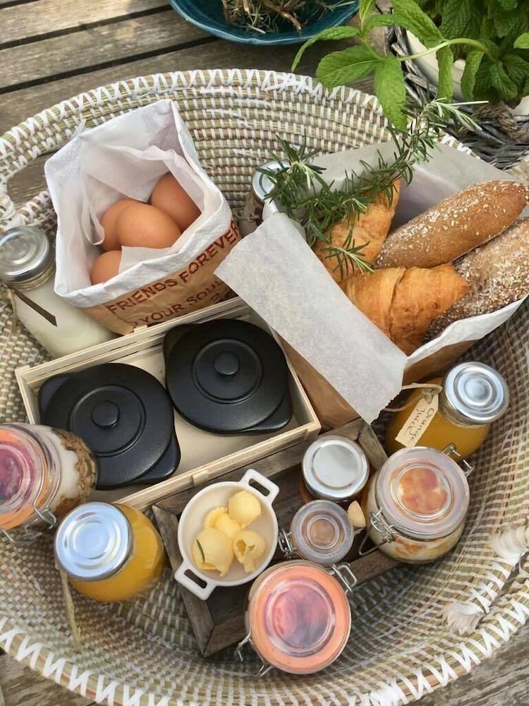 Фото Floria Suites