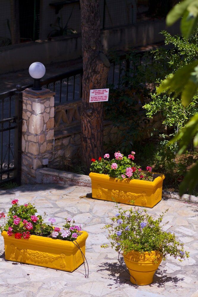 Фото Pyrgaraki Studios and Apartments