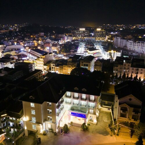 Гостиница BomBo Dalat Hotel в Далате