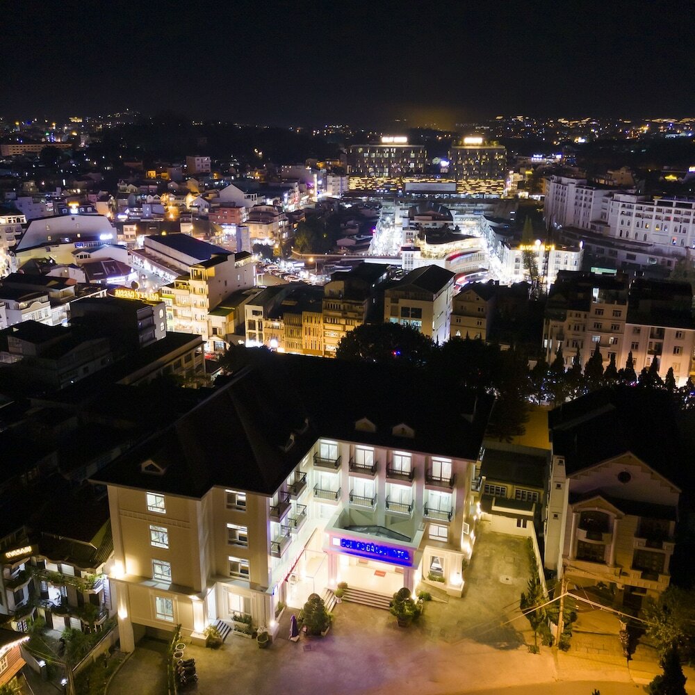 Фото BomBo Dalat Hotel