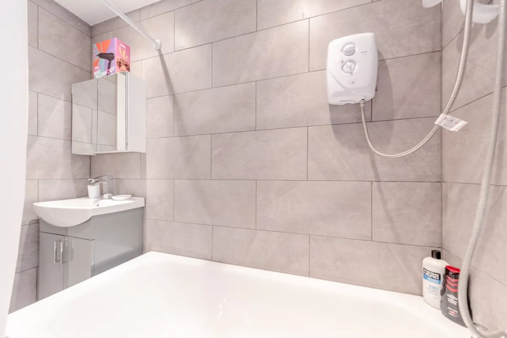 Фото Spacious and Central 4 Bedroom Flat - West Kensington