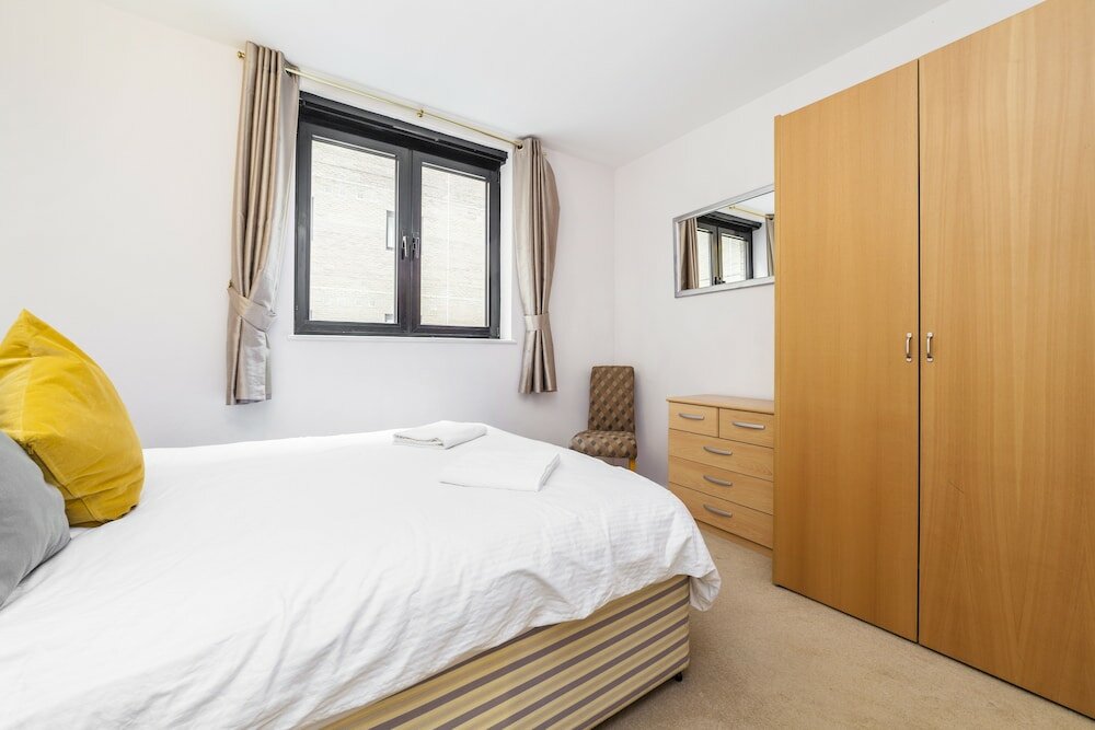 Фото Point West Apartments Gloucester Road