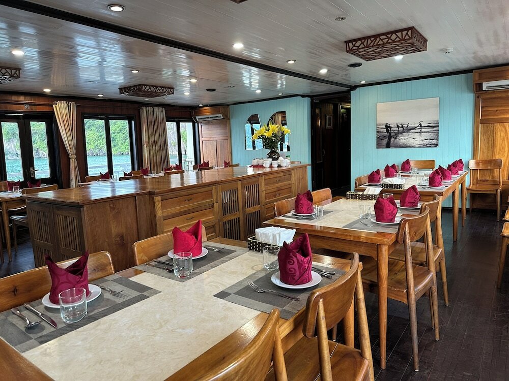 Фото Halong Marina Bay Cruise