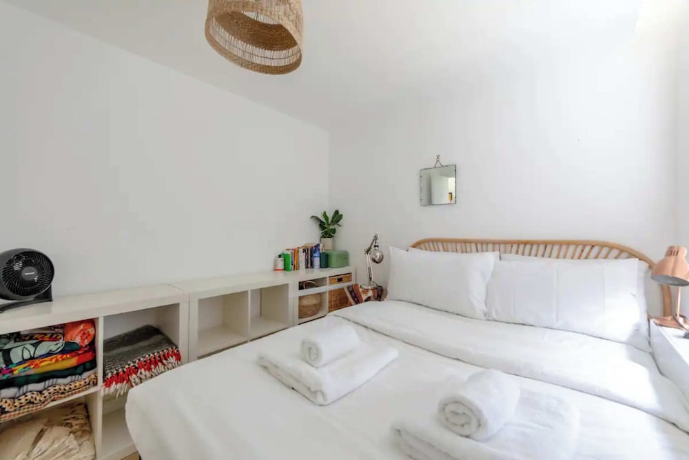 Фото Bright & Beautiful 1bd Flat - Hackney Central