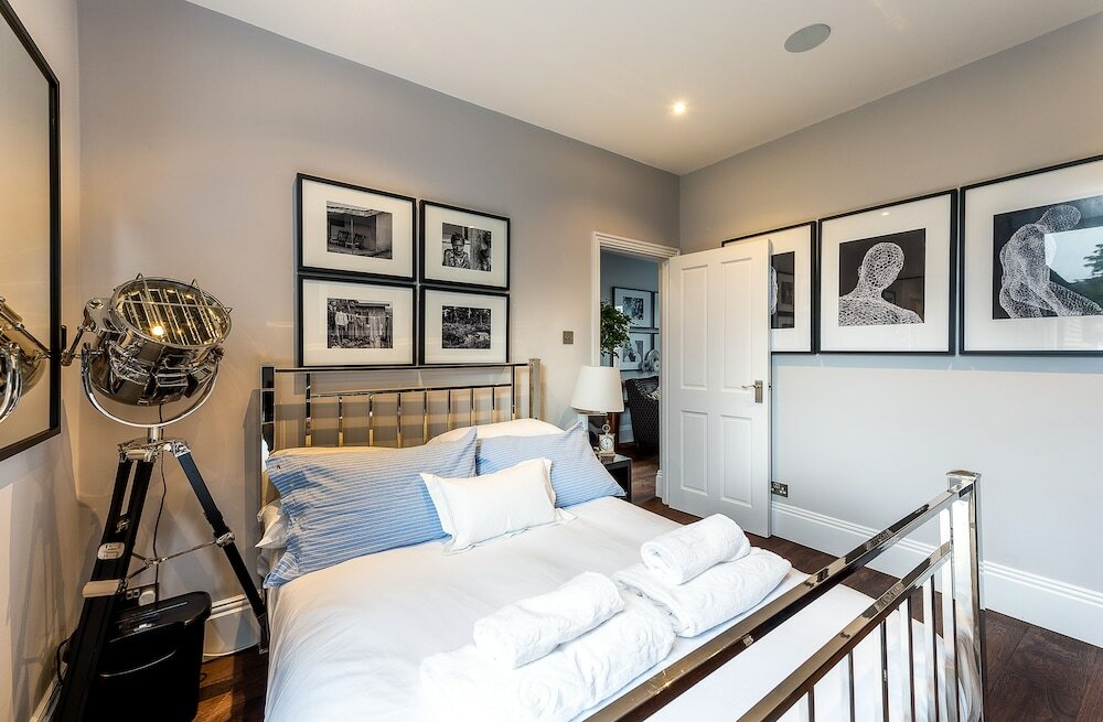 Фото Luxurious Wandsworth Home Close to Putney Heath by Underthedoormat