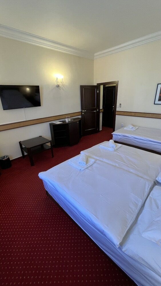 Фото Fleur De Lis Hotel