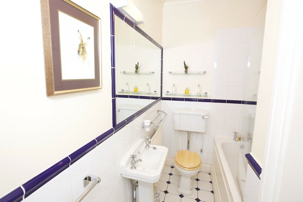 Фото Altido Luxurious 2br flat in Pimlico, near Warwick sq